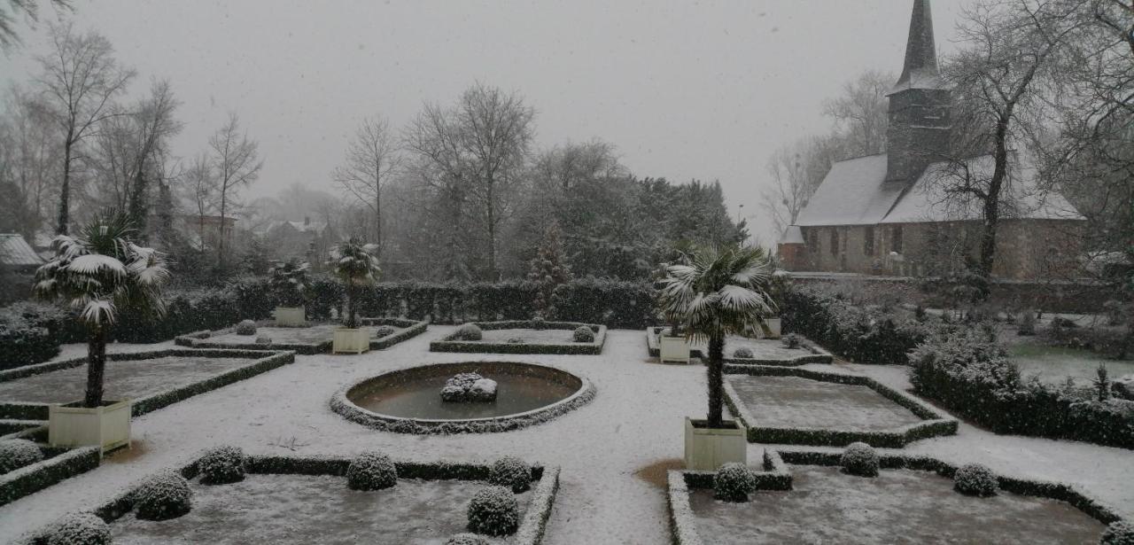 Chambre Le Notre Le Domaine Des Jardins De Bracquetuit Exteriör bild